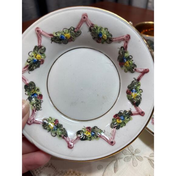 Vintage Italian Capodimonte Dragon Cherub Tea cup and saucers (Set of 2) - Picture 5 of 12